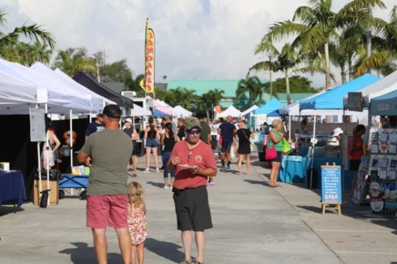 Families at the Cape Coral farmers market